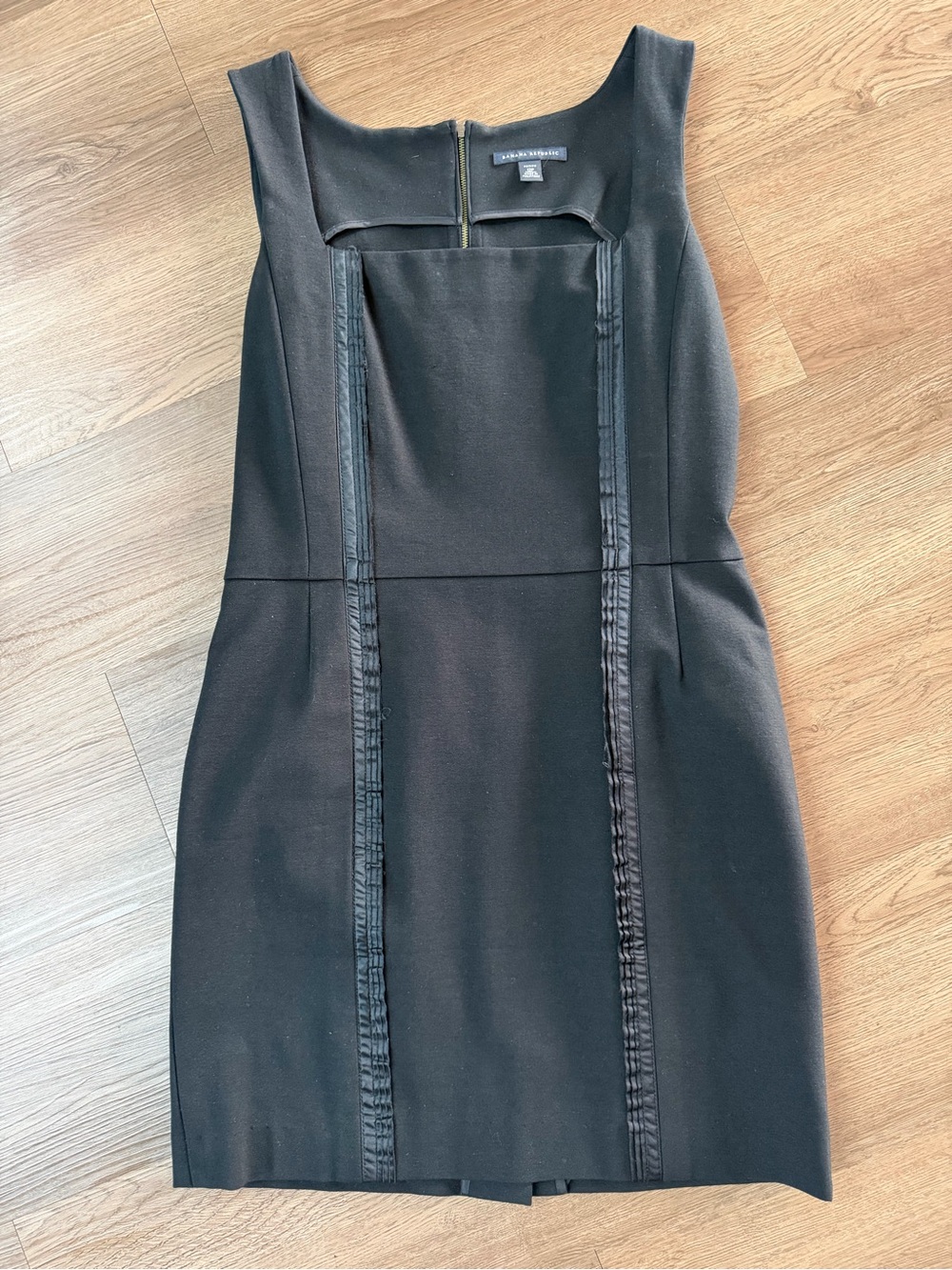 Banana Republic Black Mini Sheath Dress with Satin Trim Sz 12p